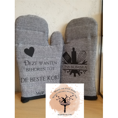Personalized oven mitts