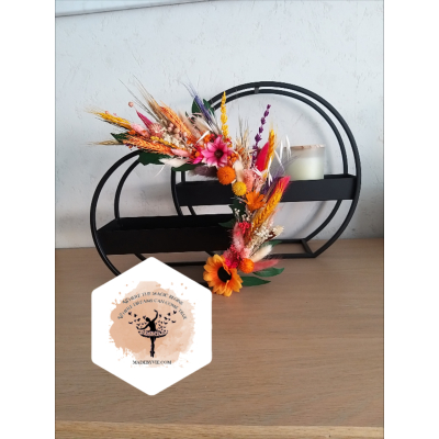 Presentatiestaander zwart met droogbloemen Presentatiestaander zwart met droogbloemen