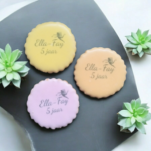 Biscuits with print